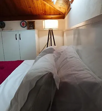 Tirana Central Guesthouse Τίρανα