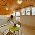 Tirana Central Guesthouse 3* Tiran